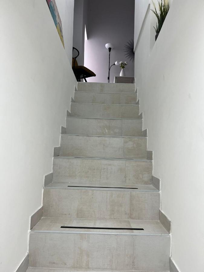 Sky House Luxury Apartment Наполи Екстериор снимка