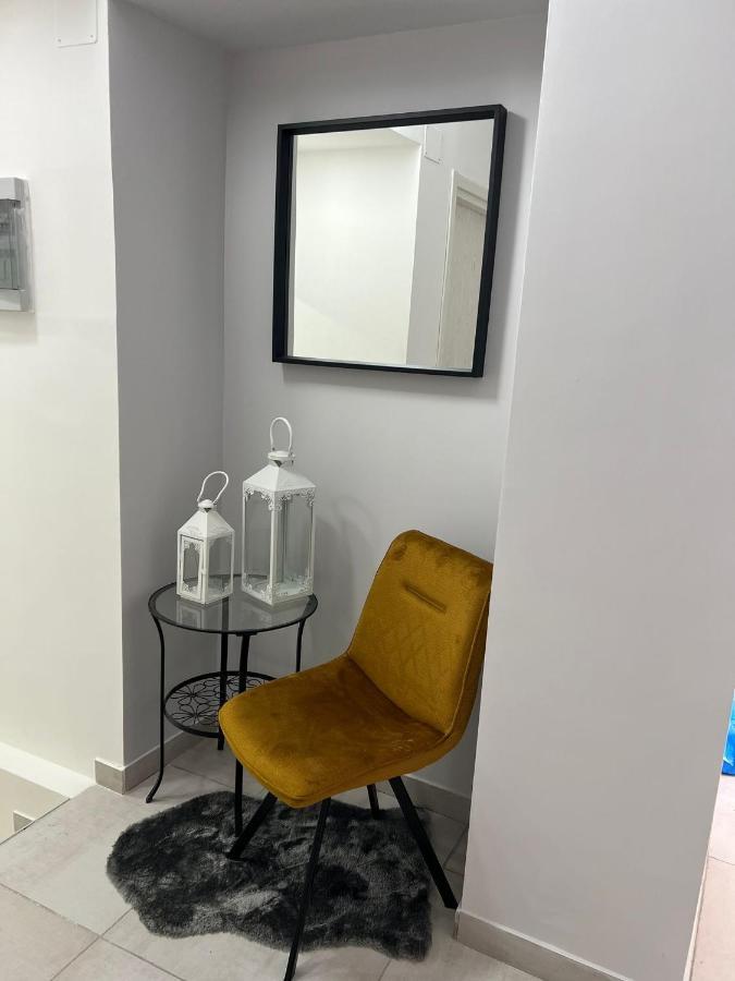 Sky House Luxury Apartment Наполи Екстериор снимка