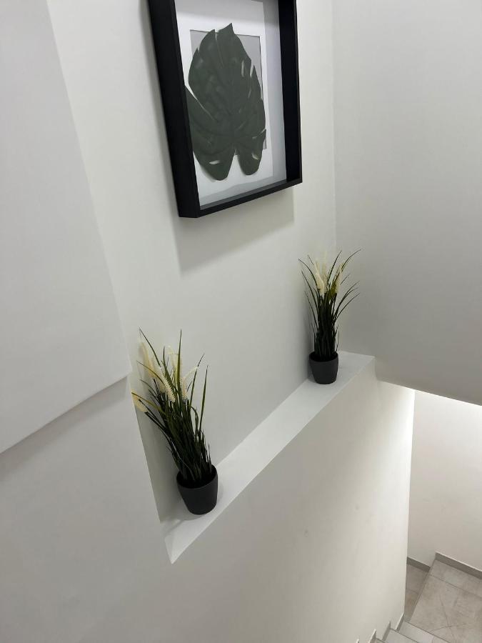 Sky House Luxury Apartment Наполи Екстериор снимка