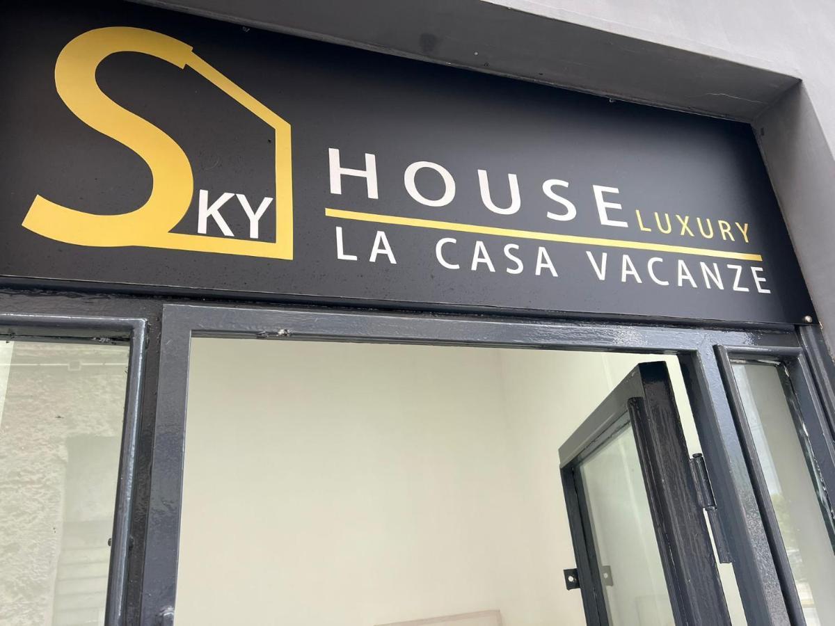Sky House Luxury Apartment Наполи Екстериор снимка