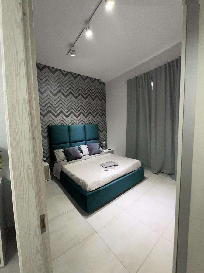Sky House Luxury Apartment Наполи Екстериор снимка