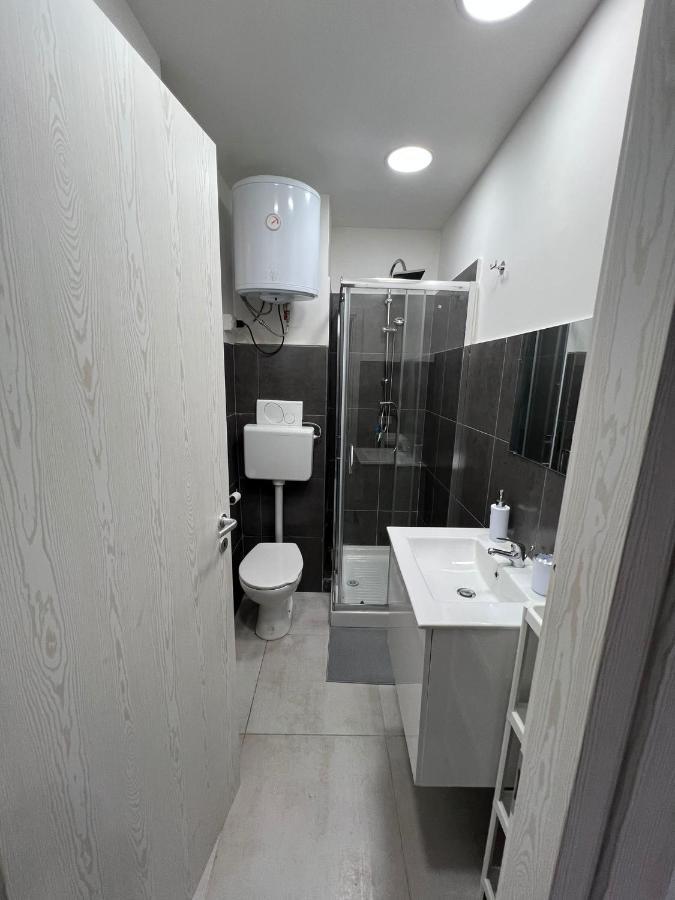 Sky House Luxury Apartment Наполи Екстериор снимка