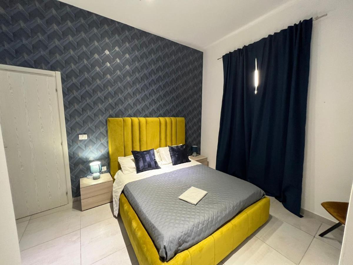 Sky House Luxury Apartment Наполи Екстериор снимка